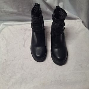 So boots size 7.5